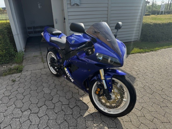 Yamaha  R1